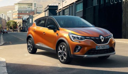 The Economically Practical Renault Captur Is An Urban Cruiser