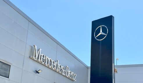 Mercedes-Benz Denies Reports That It Will Use BMW Engines