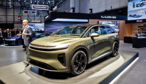 Latest Lucid Gravity Update Brings Easier Towing and Built-In Dash Cam