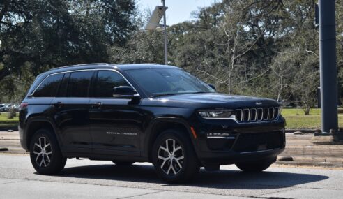 Over 90,000 Jeep Grand Cherokee Hybrids Recalled Due to Sudden Power Loss Issue