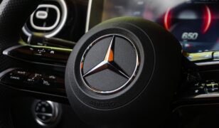 Mercedes-Benz Brings Back the G-Class Cabriolet