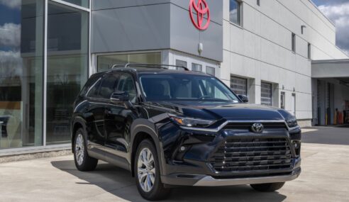 I Drove the 2025 Toyota Grand Highlander Hybrid with My Toddlers – Here’s How It Went