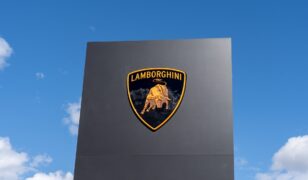 Lamborghini Offers 10-Year Warranty Option for Supercar Buyers