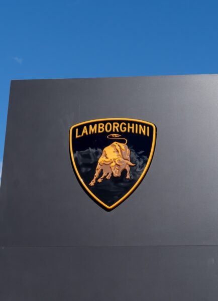 Lamborghini Offers 10-Year Warranty Option for Supercar Buyers