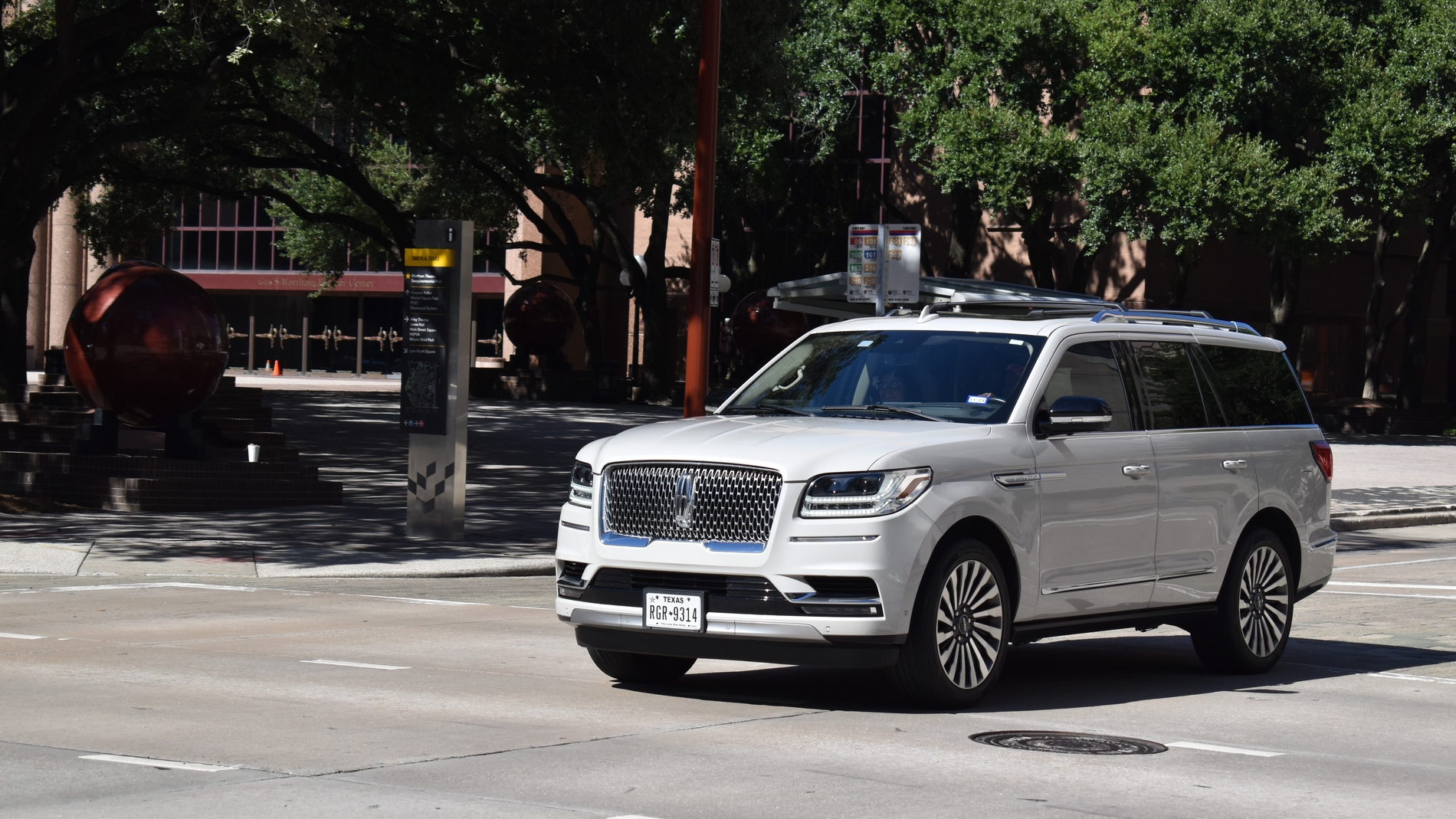 I Spent a Day with the 2025 Lincoln Navigator Black Label and Here’s How It Went