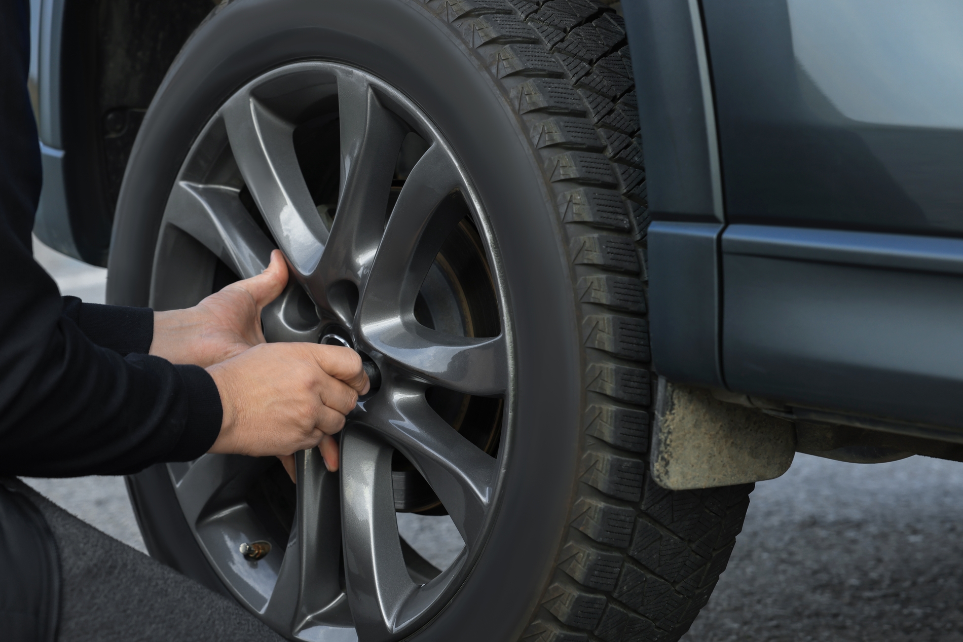 How to Change a Flat Tire: Step-by-Step Guide for Beginners