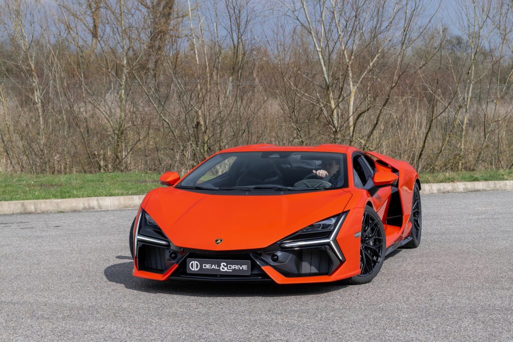 Lamborghini Revuelto