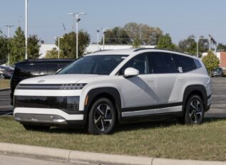 I Drove the Hyundai Ioniq 9 for a Week and It Outperformed the Tesla Model Y