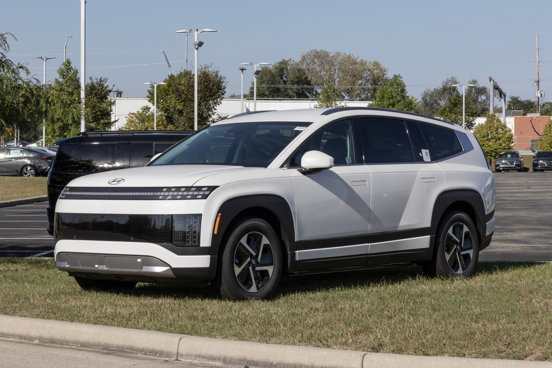 I Drove the Hyundai Ioniq 9 for a Week and It Outperformed the Tesla Model Y