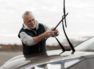 How to Replace Windshield Wipers in 5 Minutes