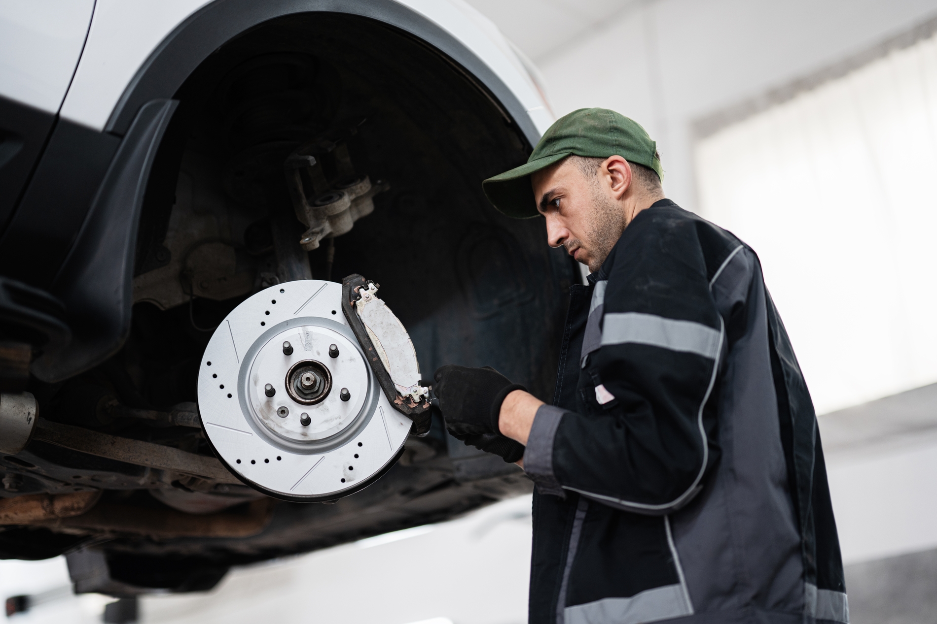 How to Tell If Your Brakes Need Replacing: 7 Warning Signs