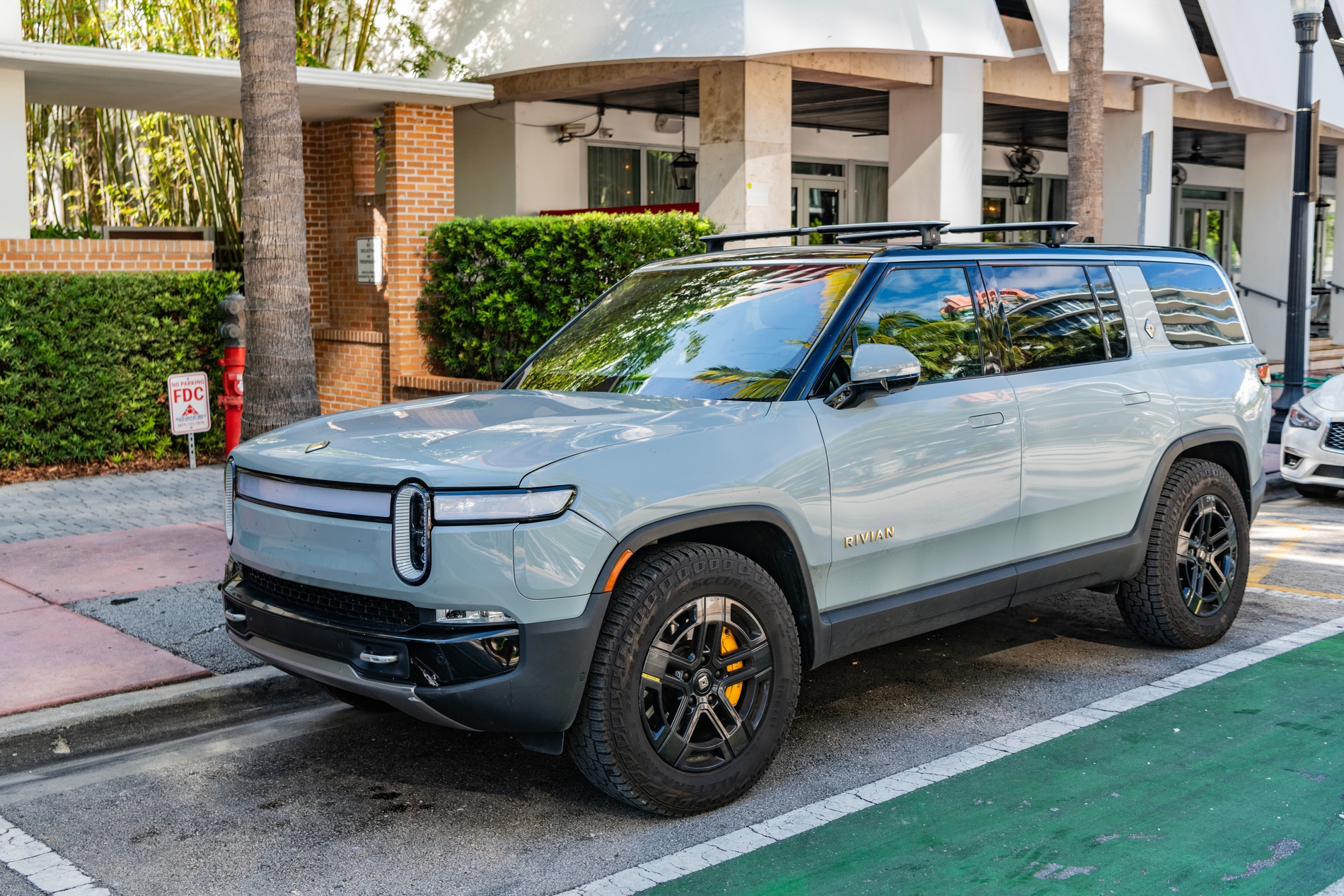2026 Rivian R1S Quad Motor Review: Is It Really Worth $124,490?