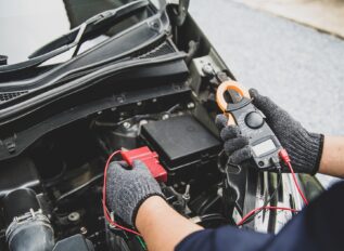 How to Diagnose Car Battery Problems vs. Alternator Issues