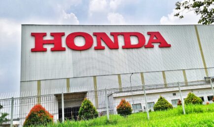 New US Honda Chief Not Confident in Full EV Expansion Trend