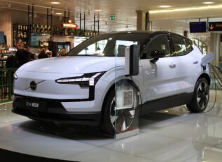 2027 Volvo EX30 Gets Mobile Charging Feature Through New OTA Update