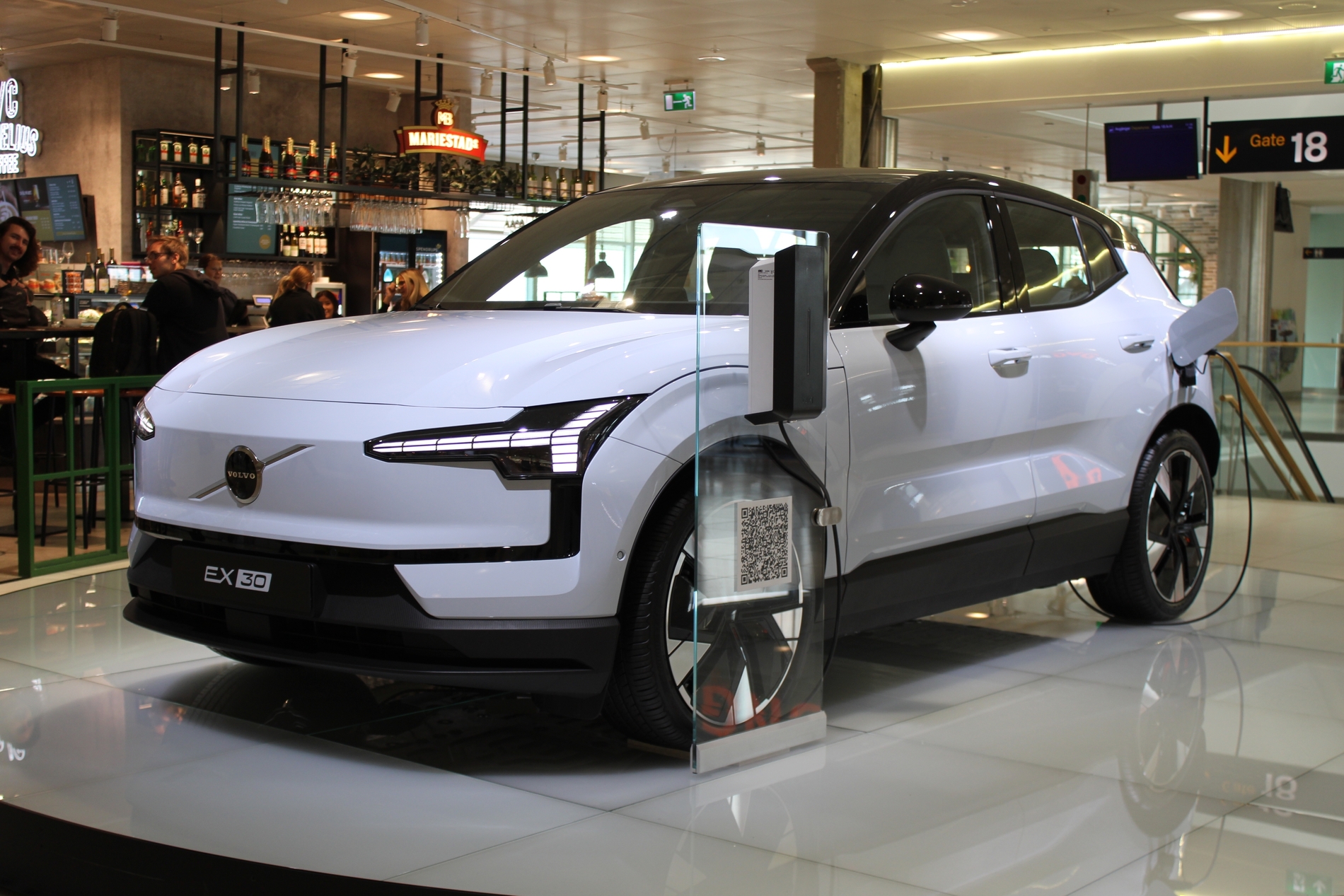 2027 Volvo EX30 Gets Mobile Charging Feature Through New OTA Update