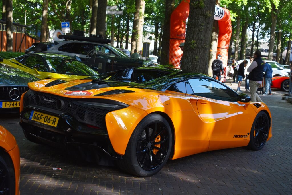 2025 McLaren Artura Spider