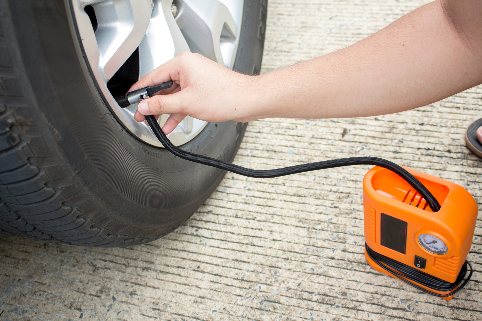 tire air pressure checking