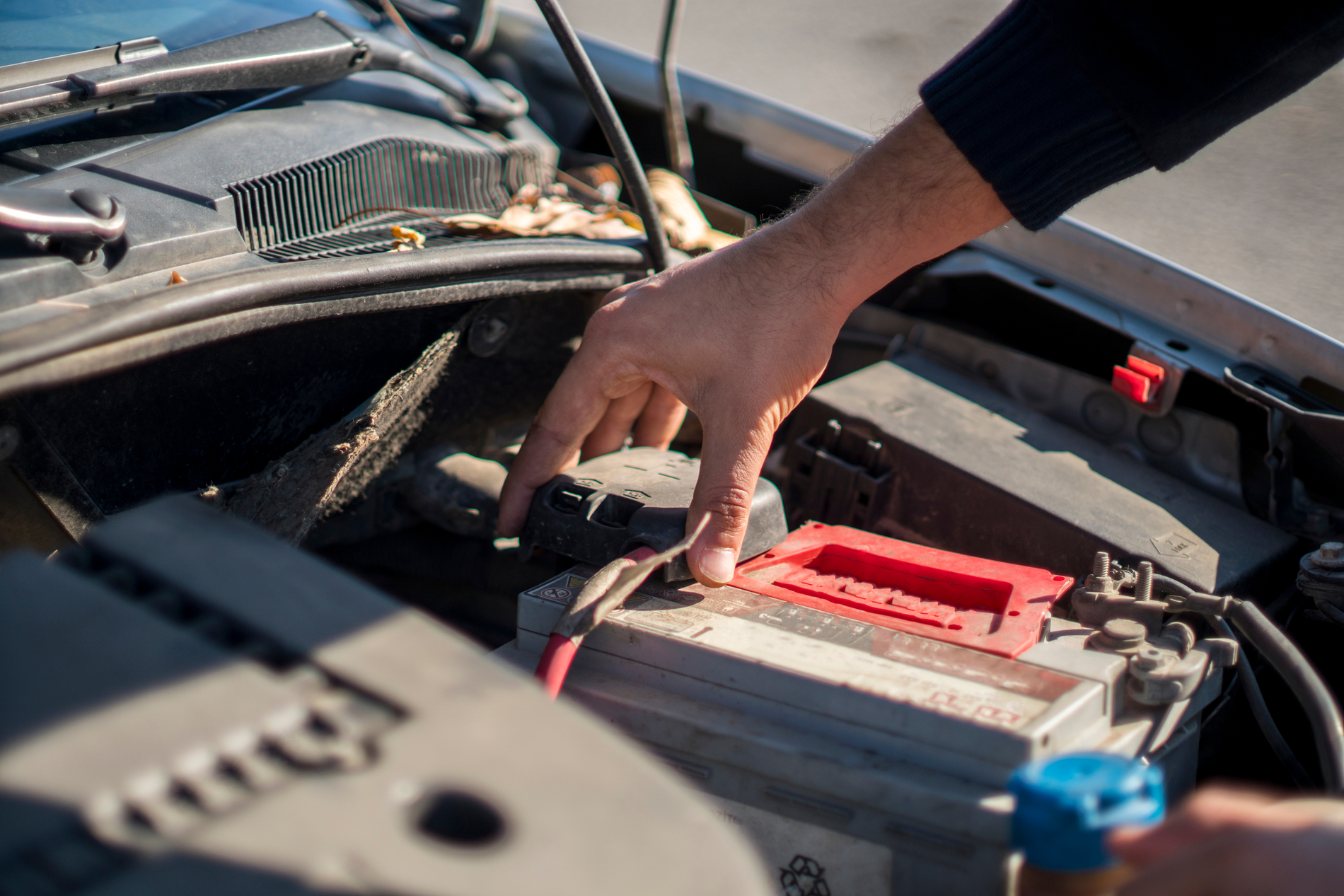 checking car battery terminals