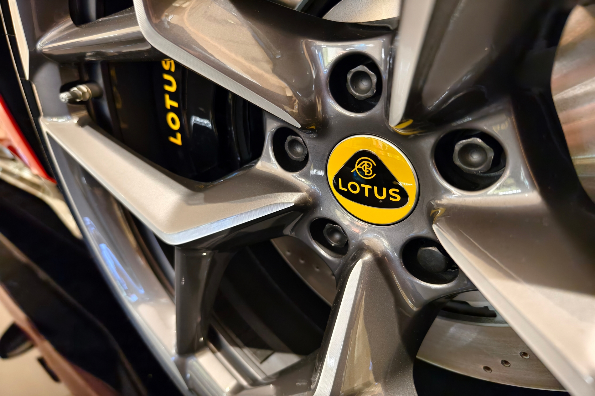 Lotus Teased a 986bhp V8 Supercar Named the Type 135