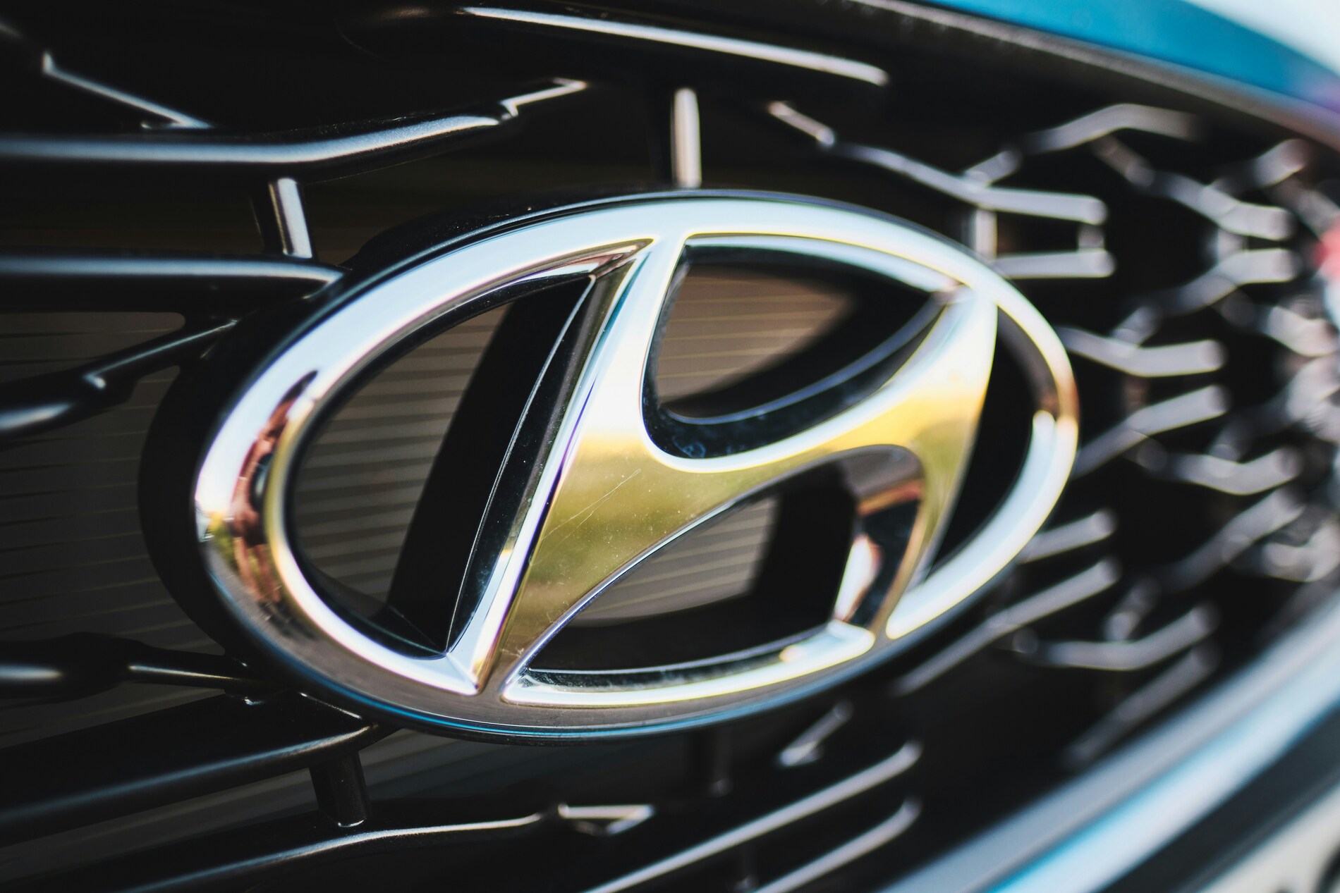Hyundai Reveals All-New 2027 Elantra With Striking 'Art of Steel' Styling
