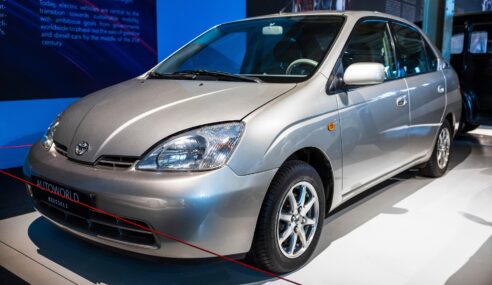 Driving the First-Gen Toyota Prius 25 Years Later Hit Me With Nostalgia