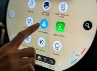 How to Set Up and Use Android Auto Correctly (Wired and Wireless)