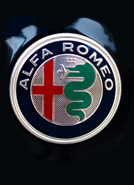 Alfa Romeo Cuorerosso Concept Points to a Hybrid V6 Quadrifoglio Future