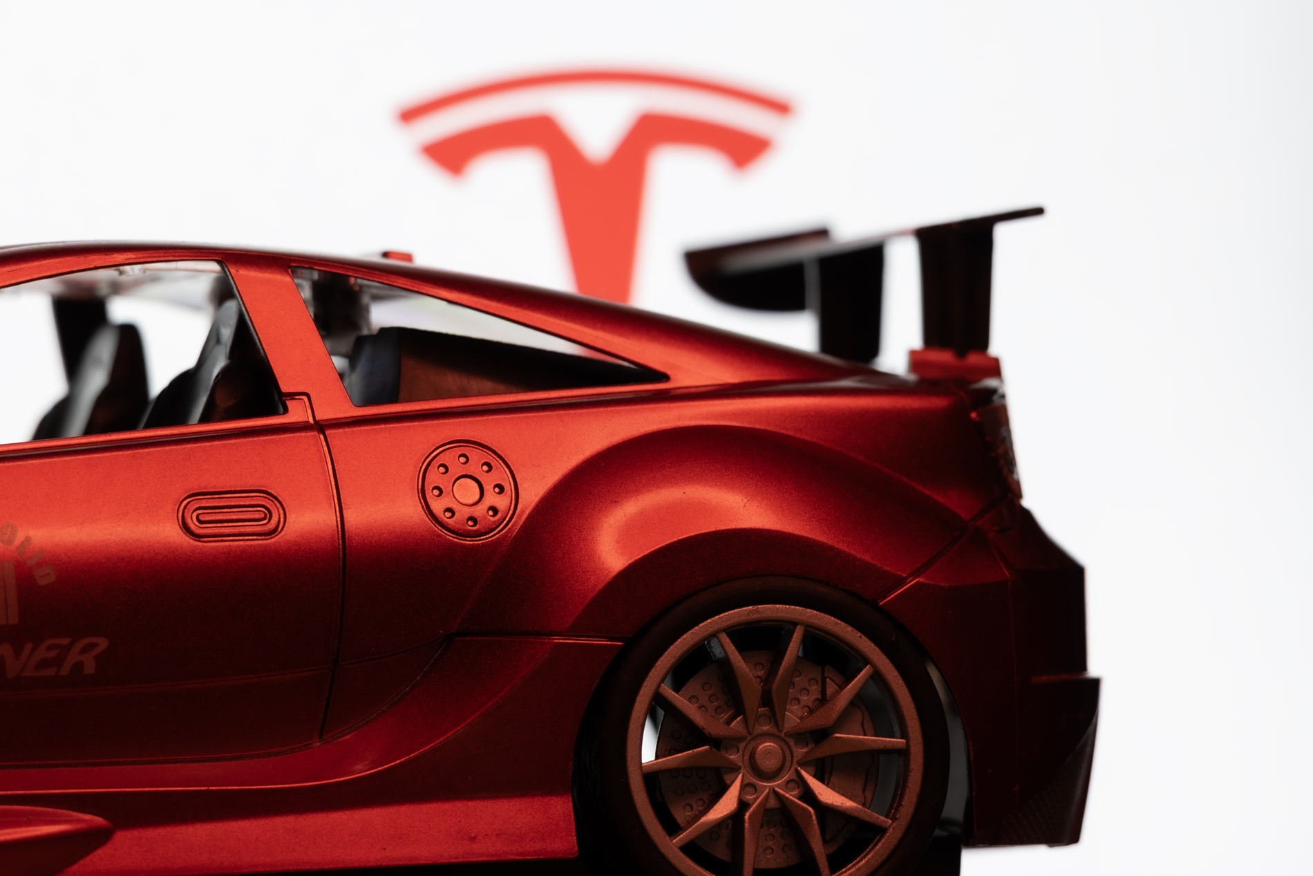 Tesla Finally Unveils the Next-Generation Roadster, and It Can Fly
